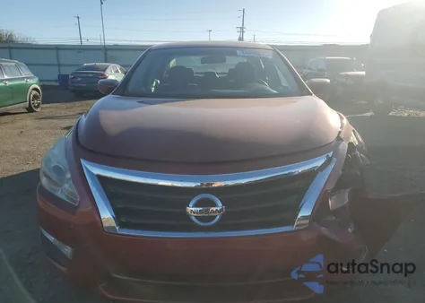 2015 Nissan Altima 2.5 из США, поврежденный, VIN 1N4AL3AP2FC211514